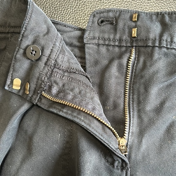 White House Black Market The 5” Short Black Corset Side Detail Sz 4 - Picture 9 of 12